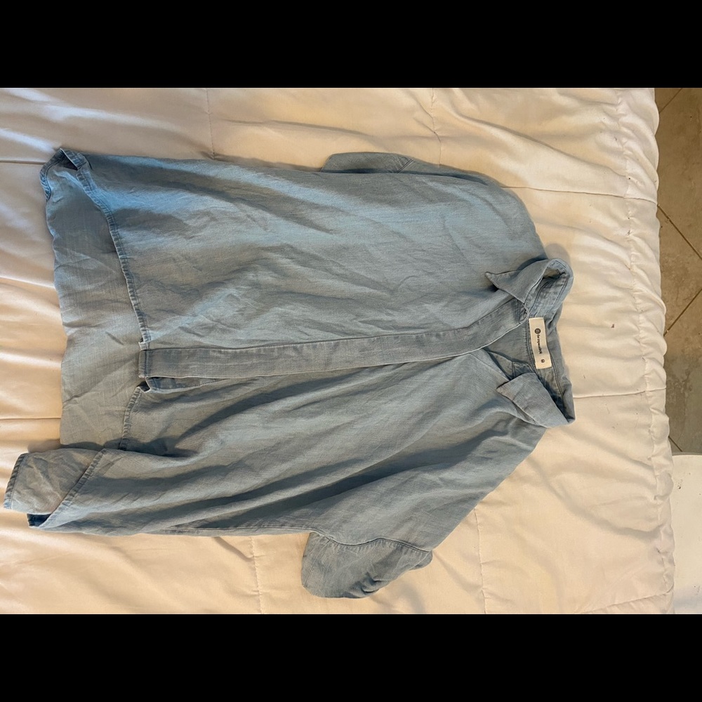 chambray collared impeccable pig top!